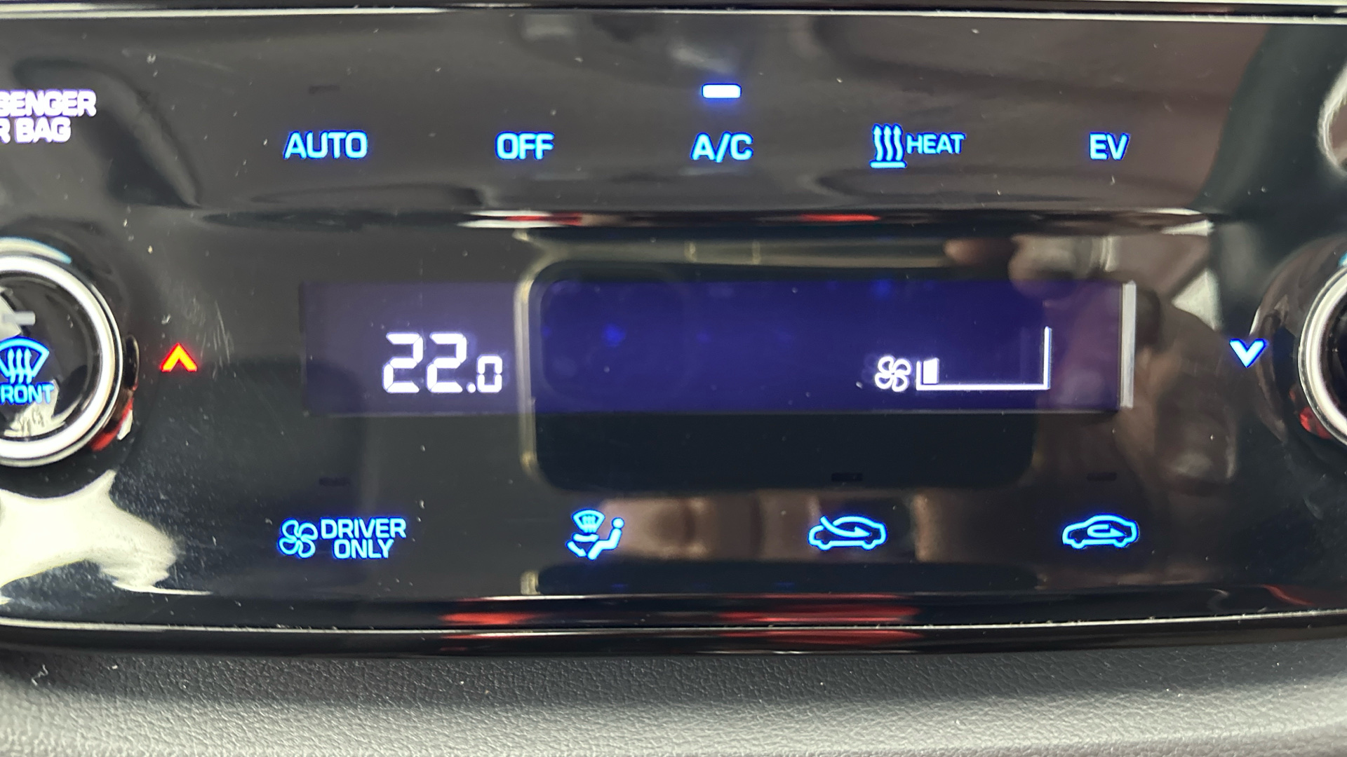 4060150 100kW Premium 38kWh 5dr Auto