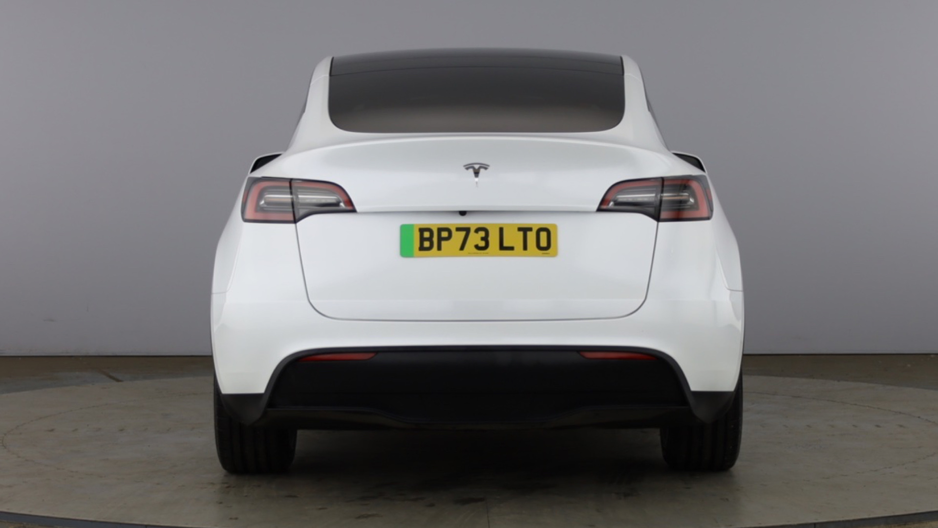 4020881 RWD 5dr Auto