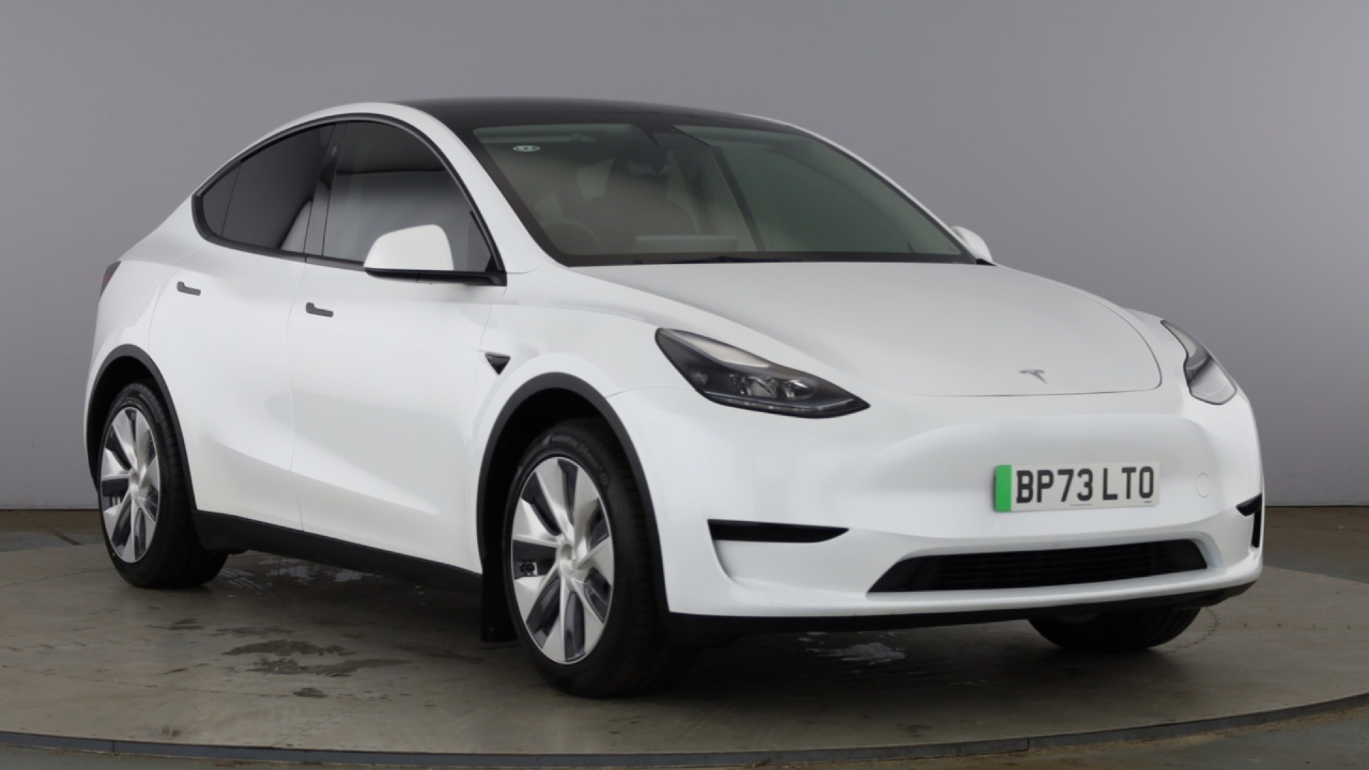 4020881 RWD 5dr Auto