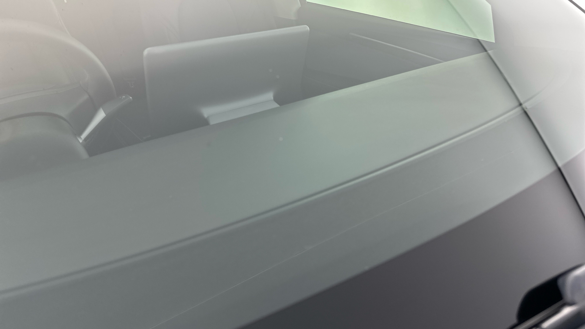 4020881 RWD 5dr Auto