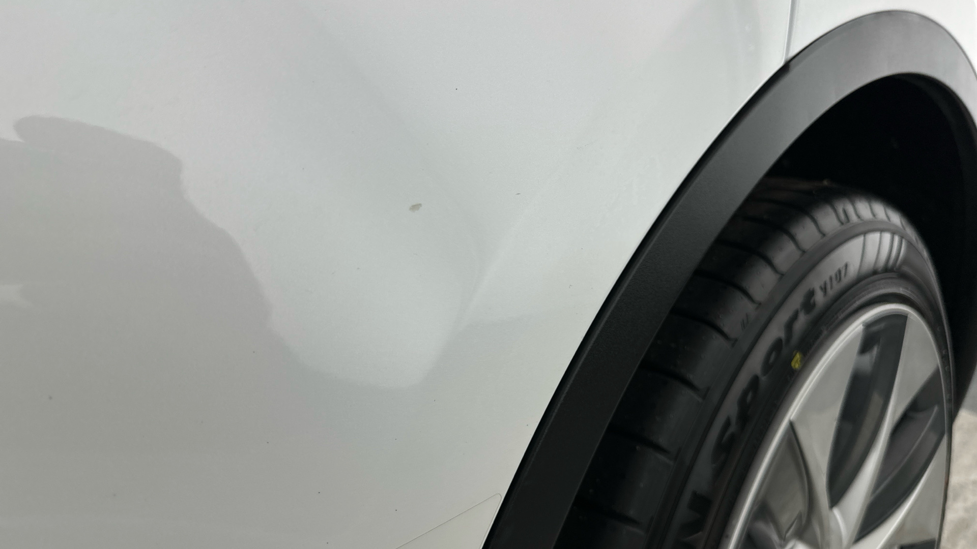 4020881 RWD 5dr Auto