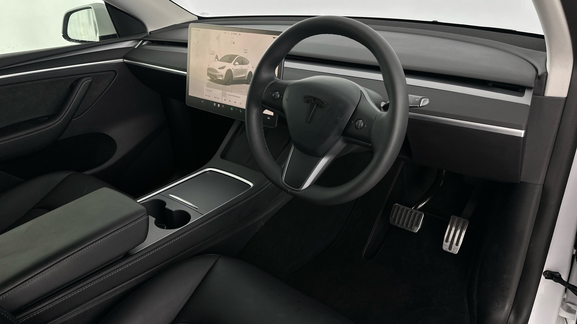 4020881 RWD 5dr Auto