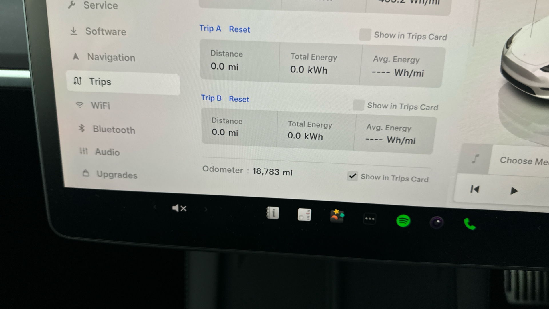 4020881 RWD 5dr Auto