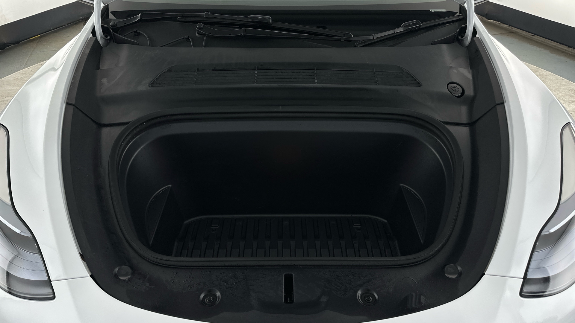 4020881 RWD 5dr Auto