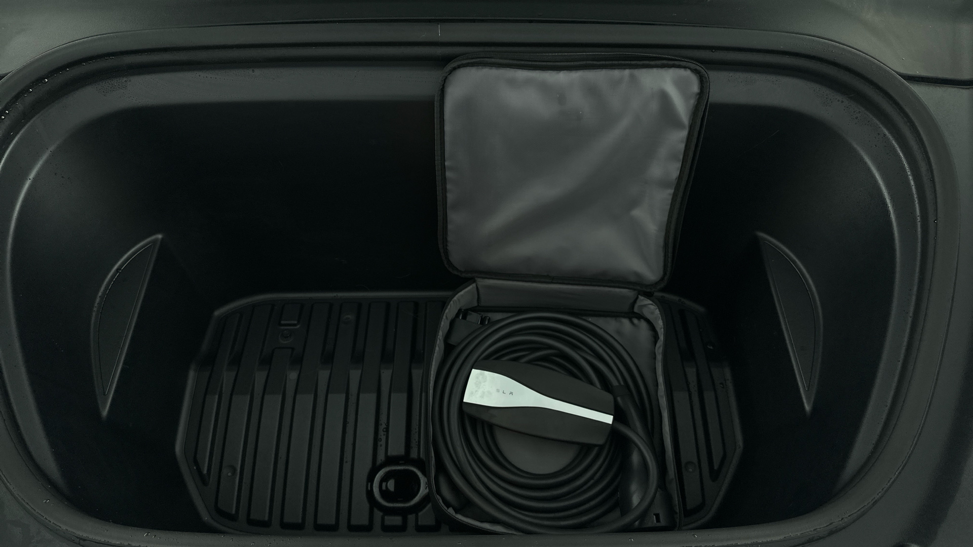 4020881 RWD 5dr Auto