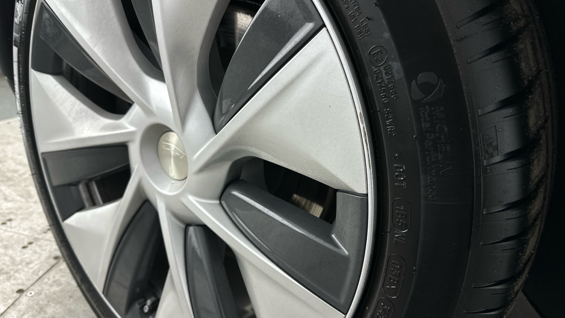 4027727 Long Range AWD 5dr Auto