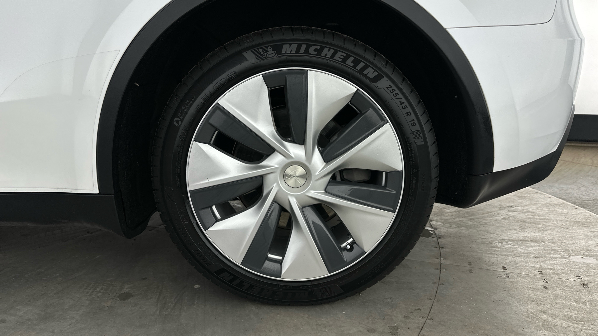 4027727 Long Range AWD 5dr Auto