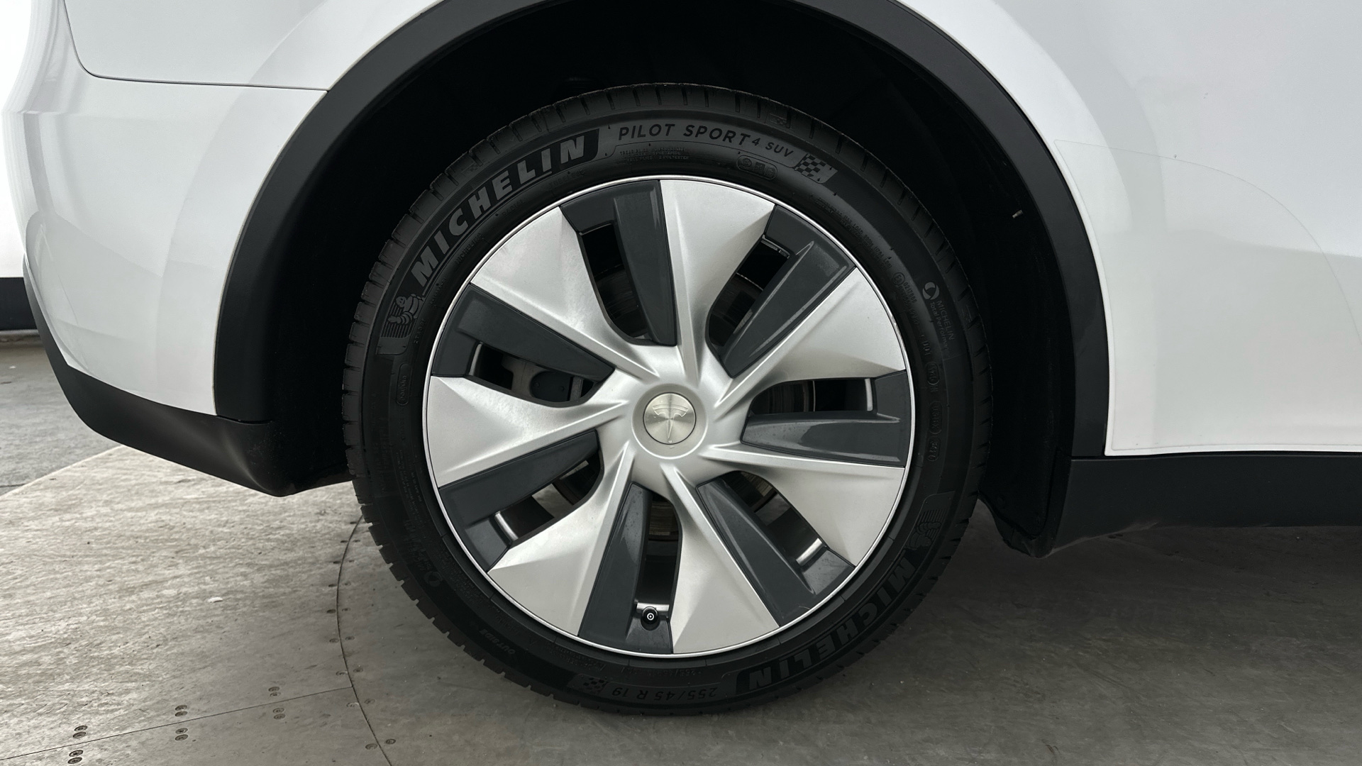 4027727 Long Range AWD 5dr Auto