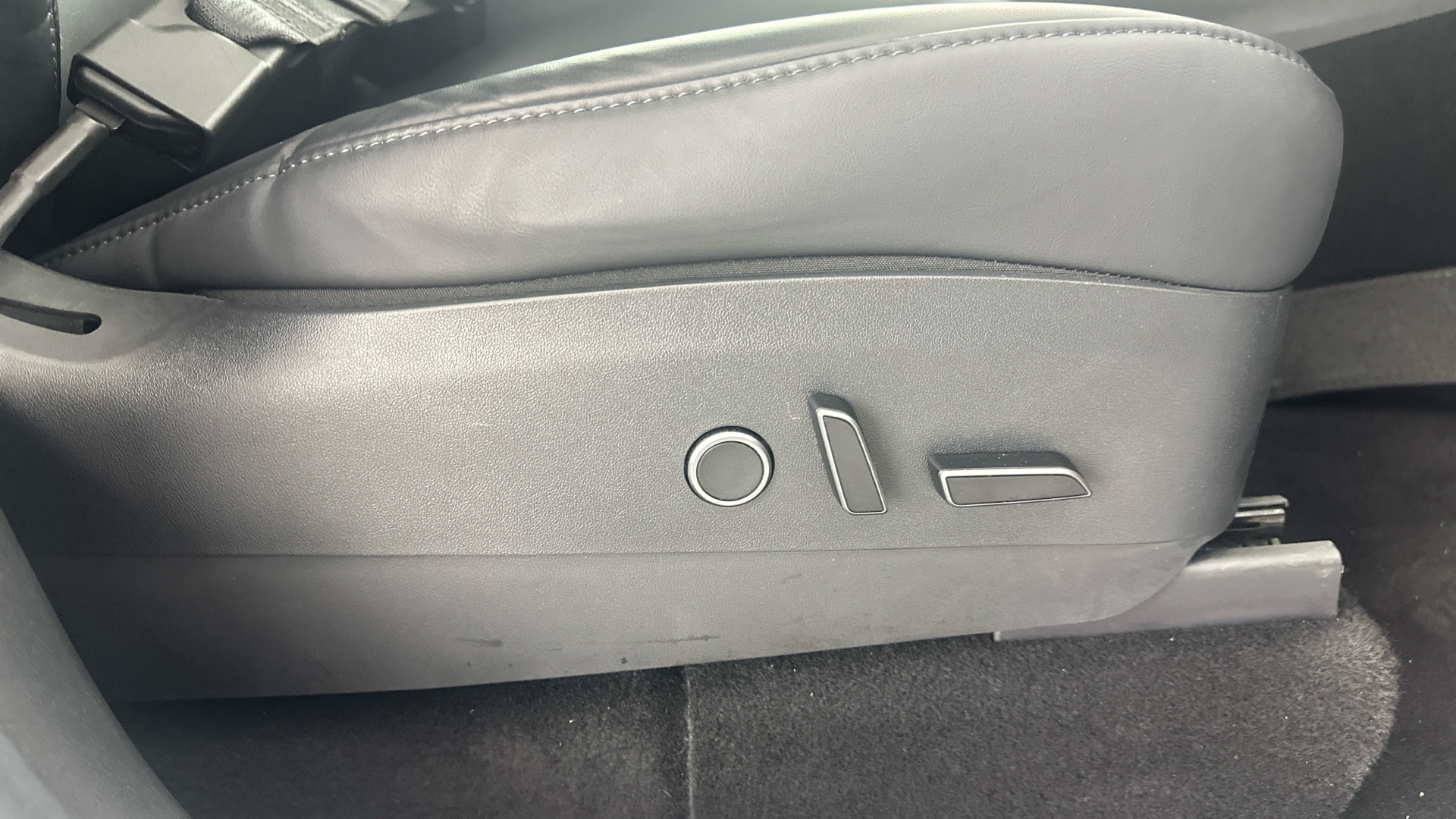 4020712 Long Range AWD 5dr Auto