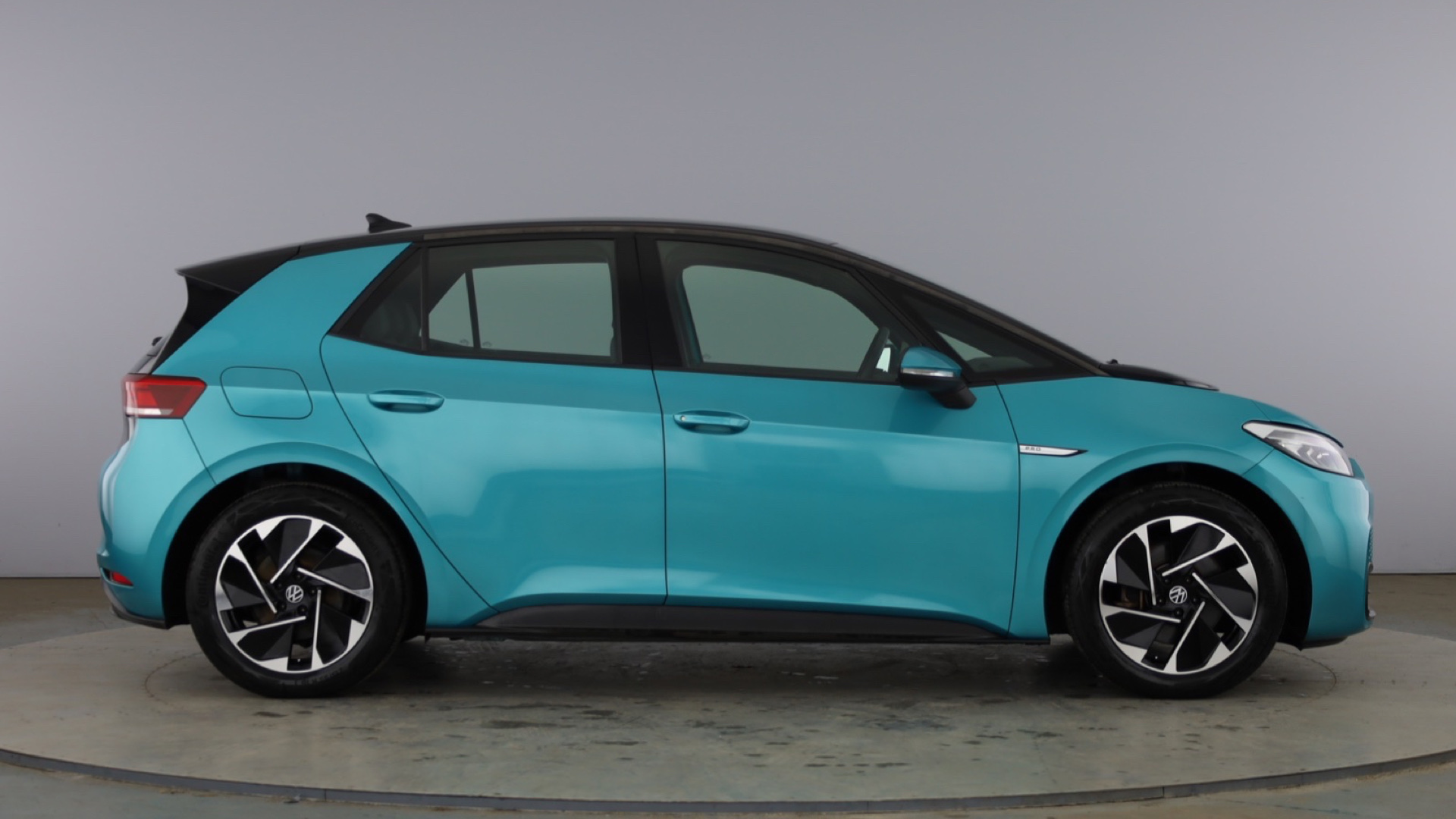 4049547 150kW Life Pro Performance 58kWh 5dr Auto