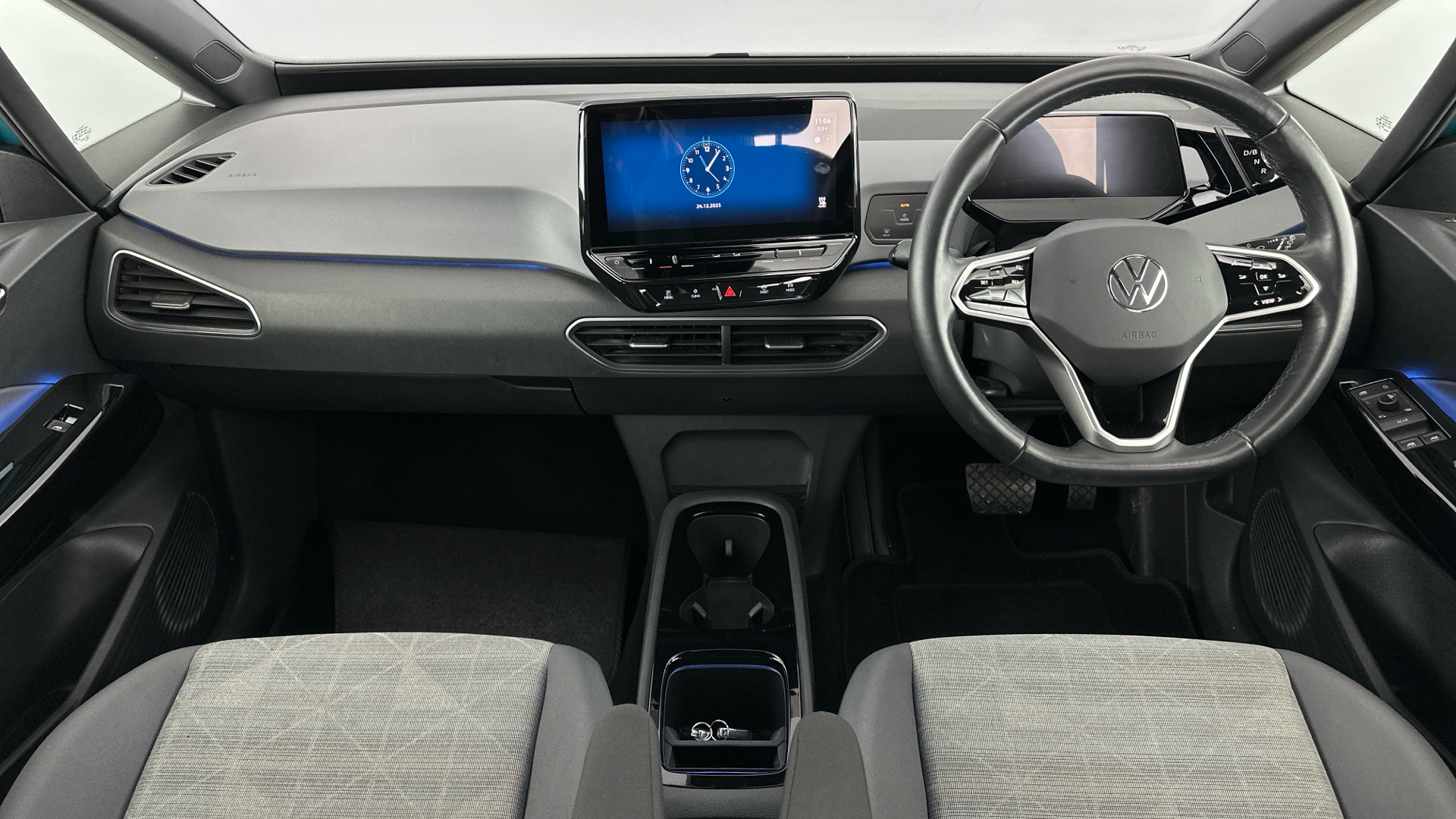 4049547 150kW Life Pro Performance 58kWh 5dr Auto