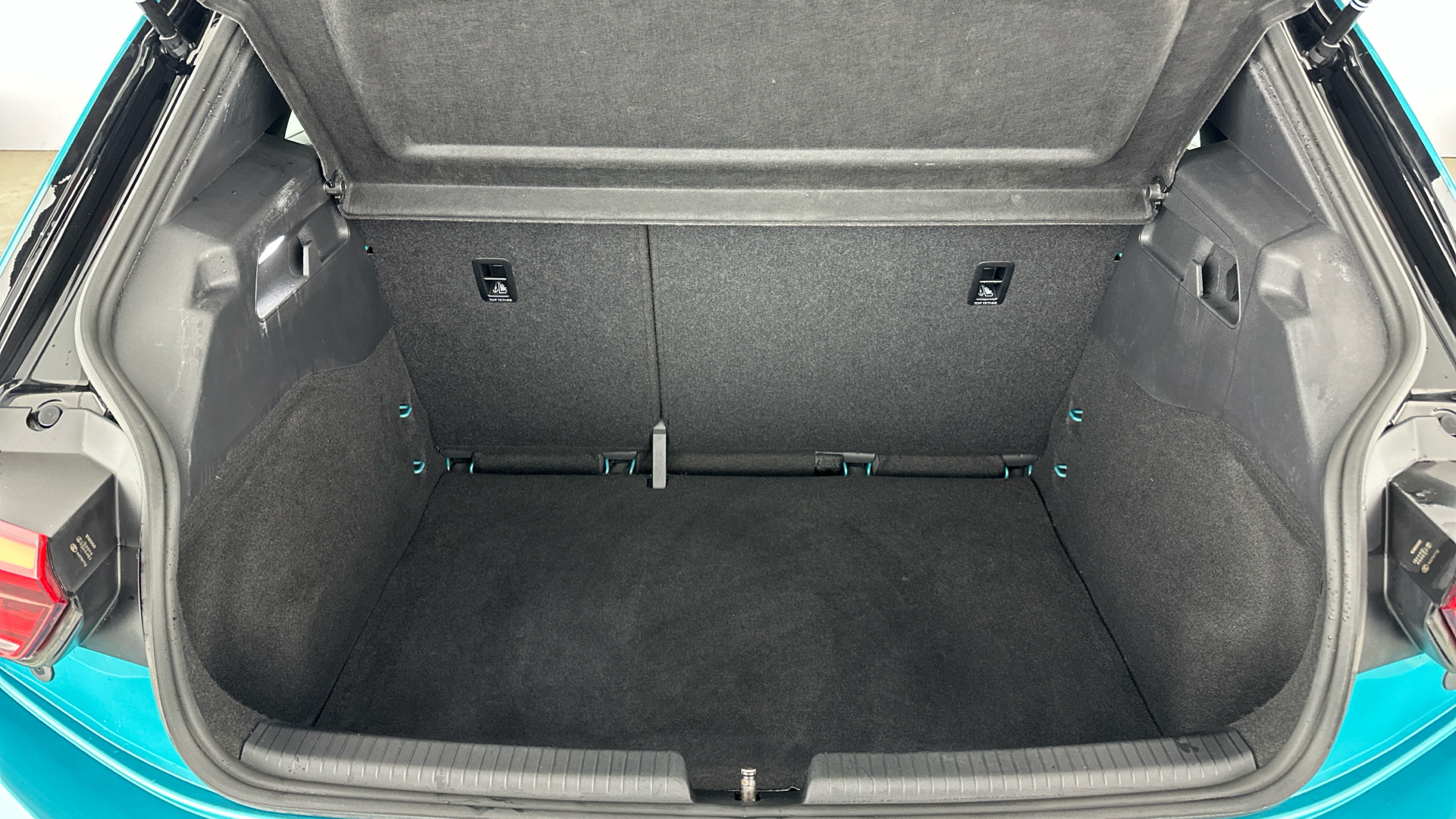 4049547 150kW Life Pro Performance 58kWh 5dr Auto