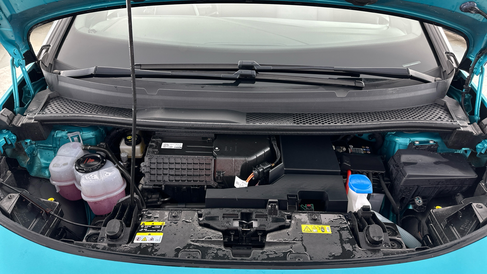 4049547 150kW Life Pro Performance 58kWh 5dr Auto