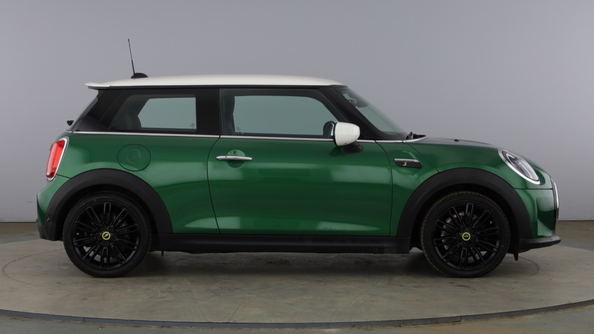 4021008 135kW Cooper S Level 2 33kWh 3dr Auto