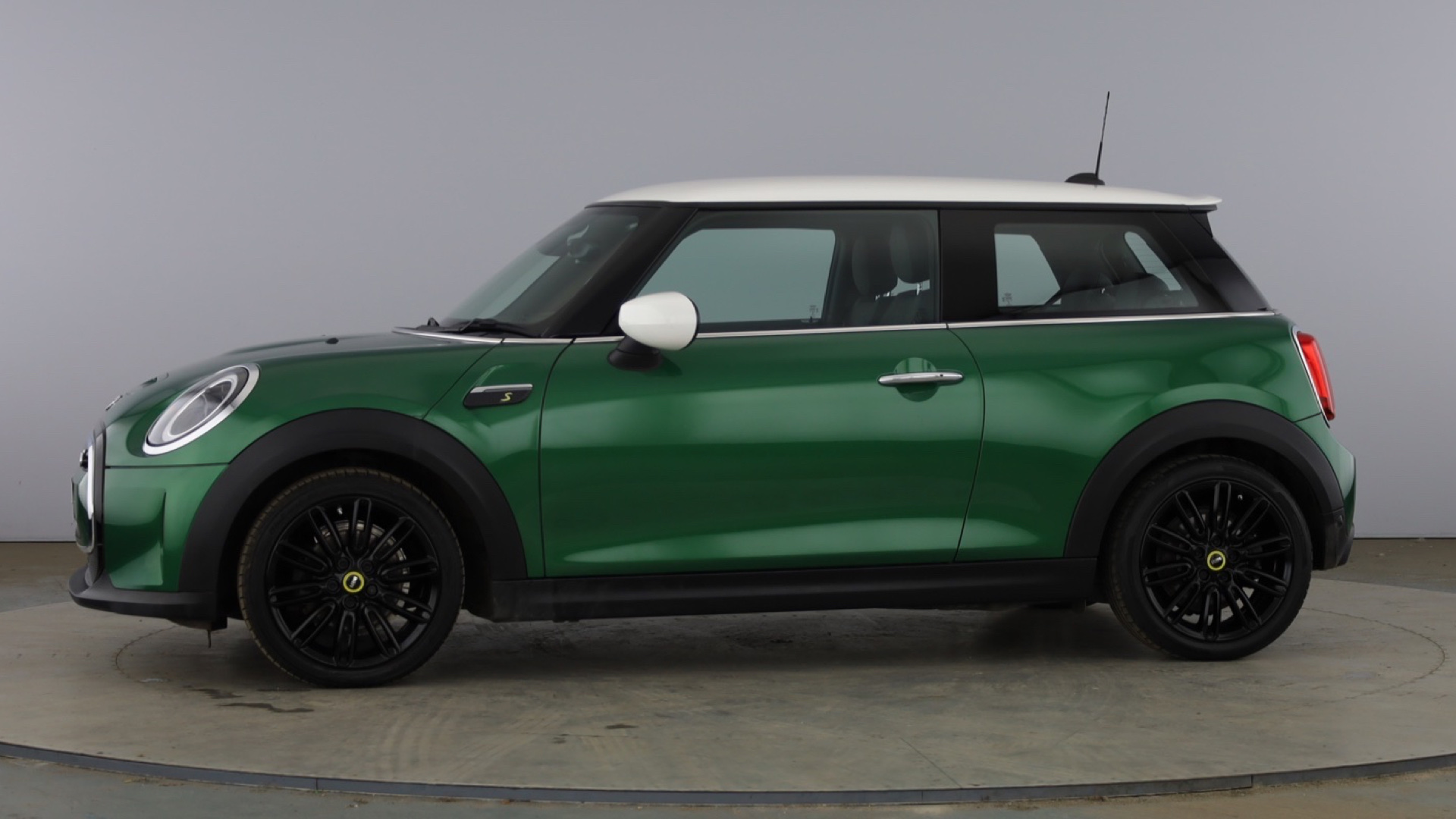 4021008 135kW Cooper S Level 2 33kWh 3dr Auto