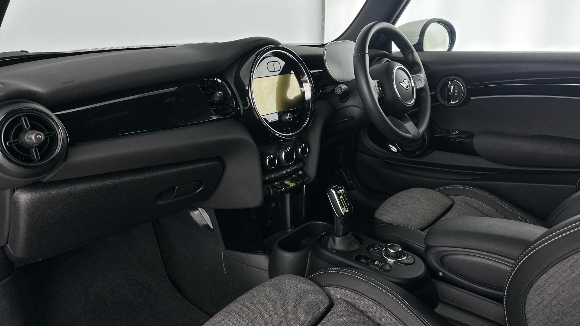 4021008 135kW Cooper S Level 2 33kWh 3dr Auto