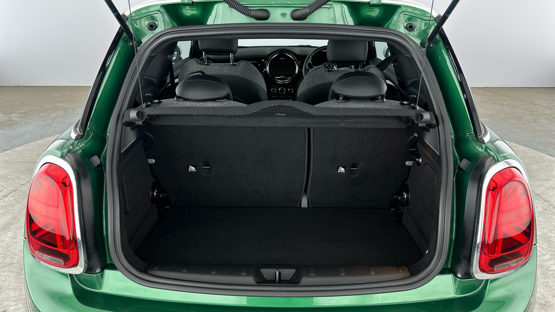 4021008 135kW Cooper S Level 2 33kWh 3dr Auto