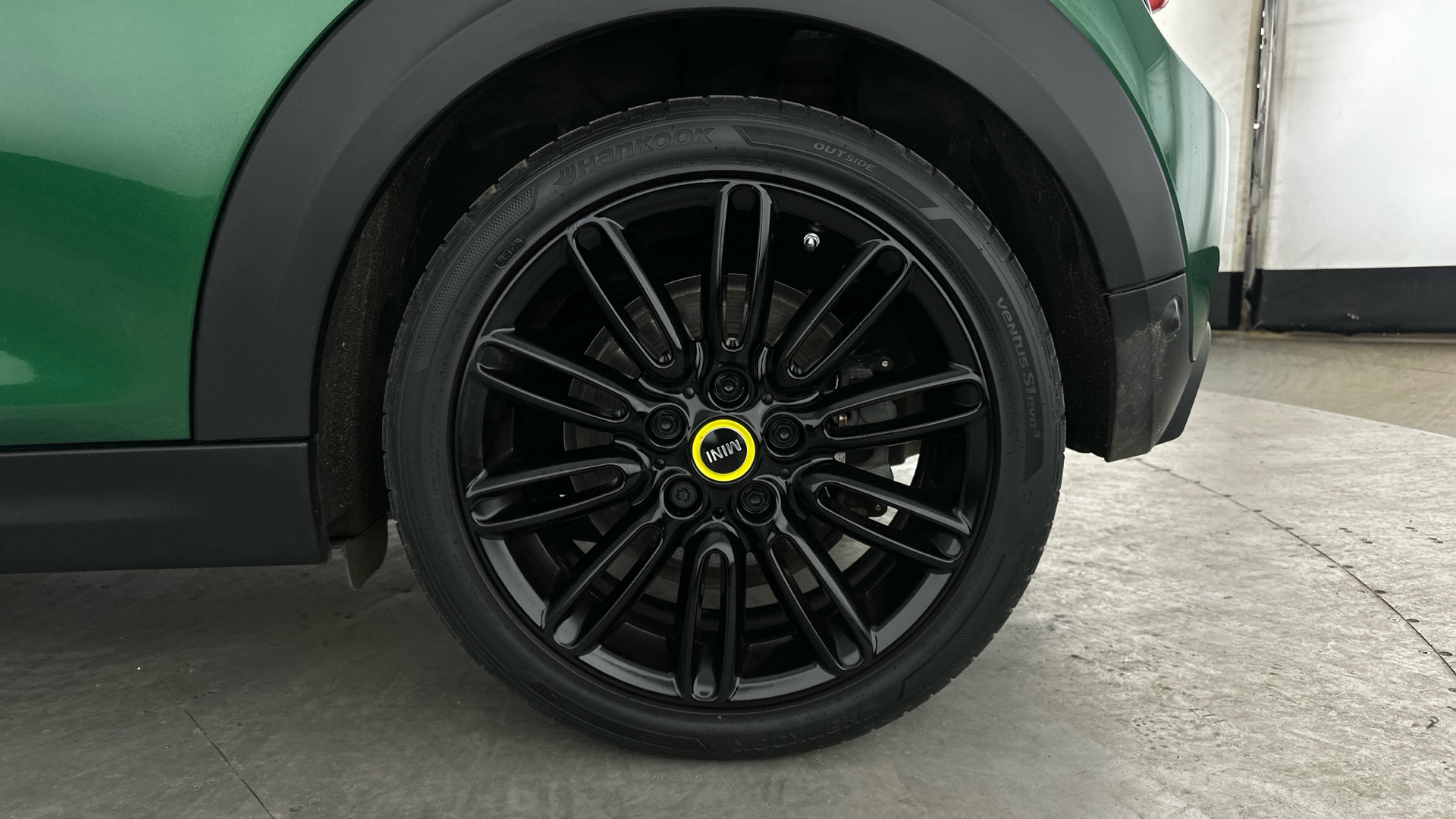 4021008 135kW Cooper S Level 2 33kWh 3dr Auto