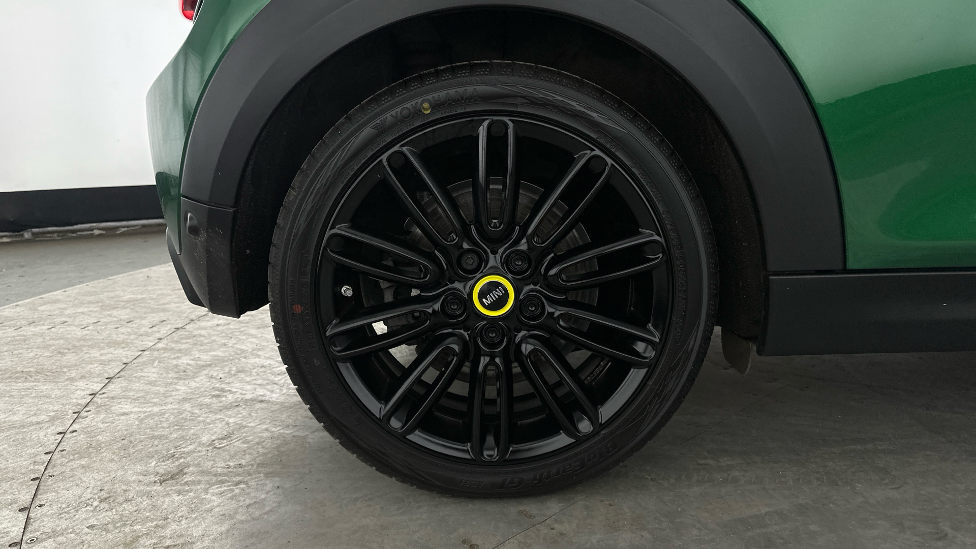 4021008 135kW Cooper S Level 2 33kWh 3dr Auto