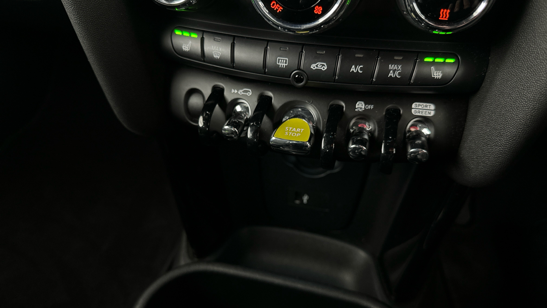 4021008 135kW Cooper S Level 2 33kWh 3dr Auto