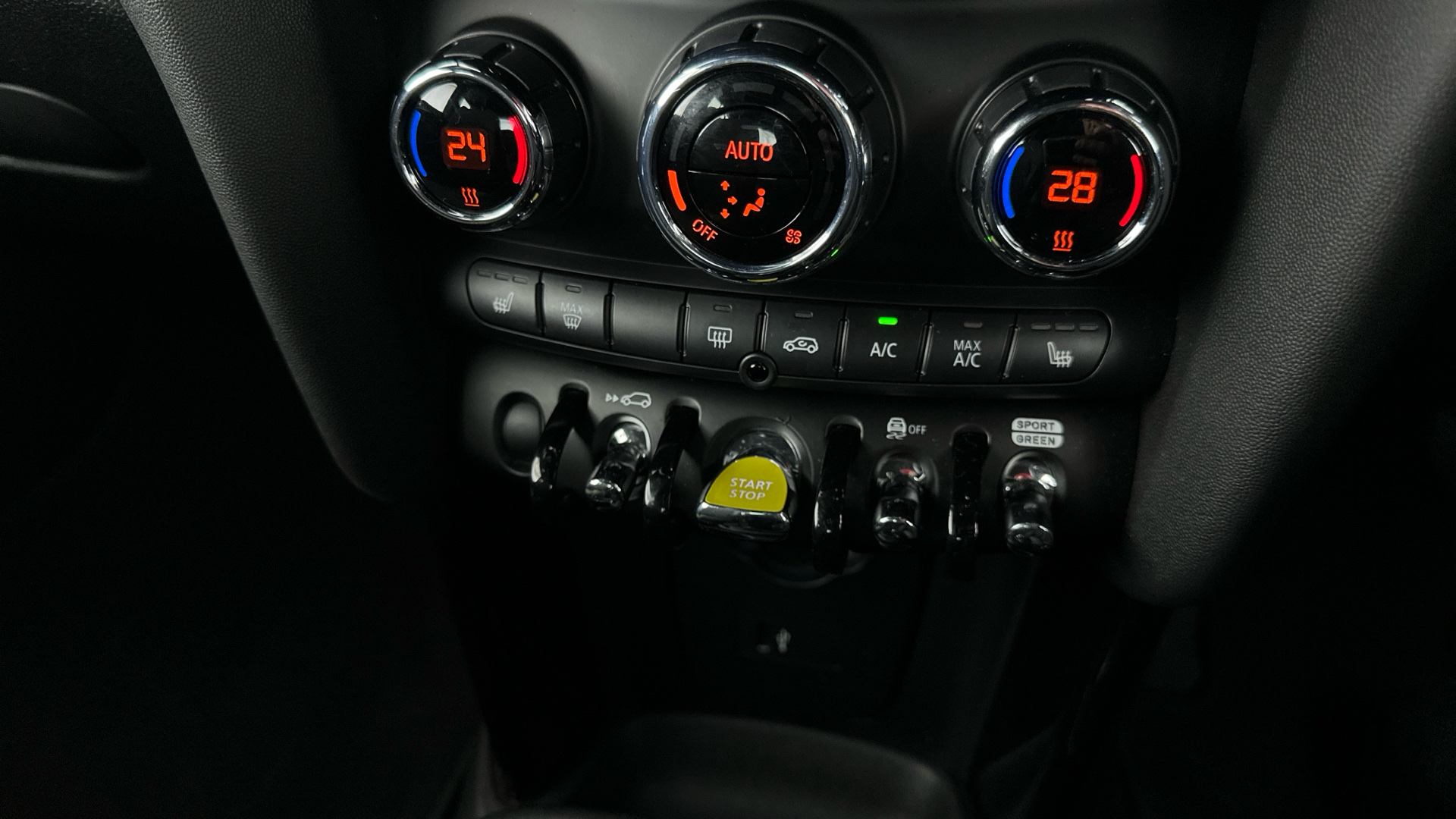 4021008 135kW Cooper S Level 2 33kWh 3dr Auto