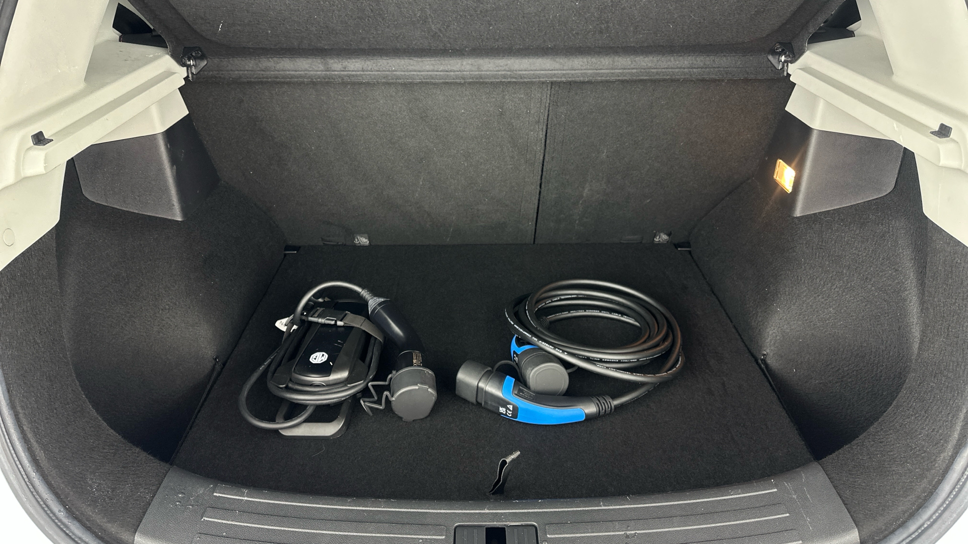 4020934 130kW Trophy EV 51kWh 5dr Auto