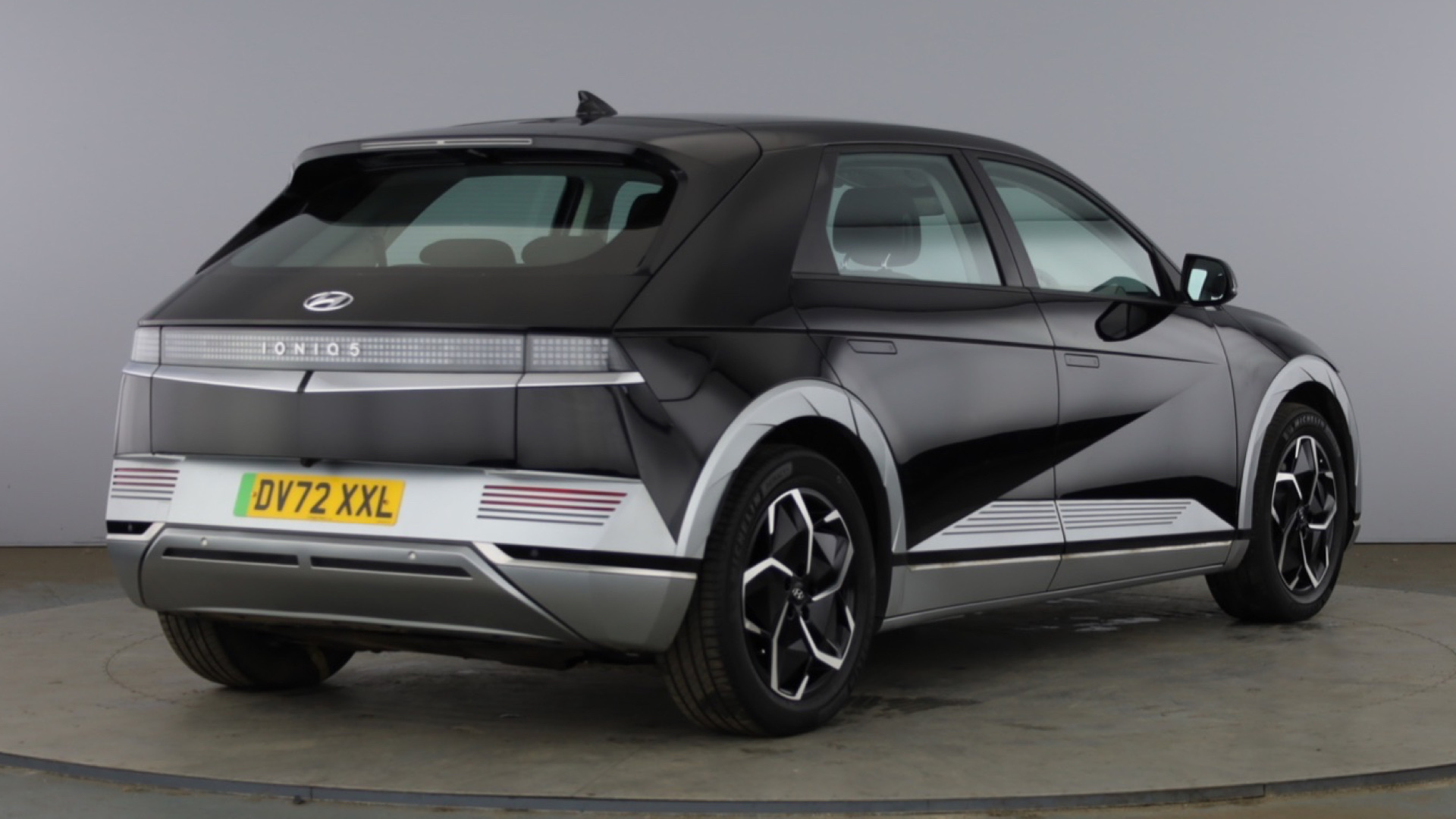 4020932 160kW Premium 73 kWh 5dr Auto