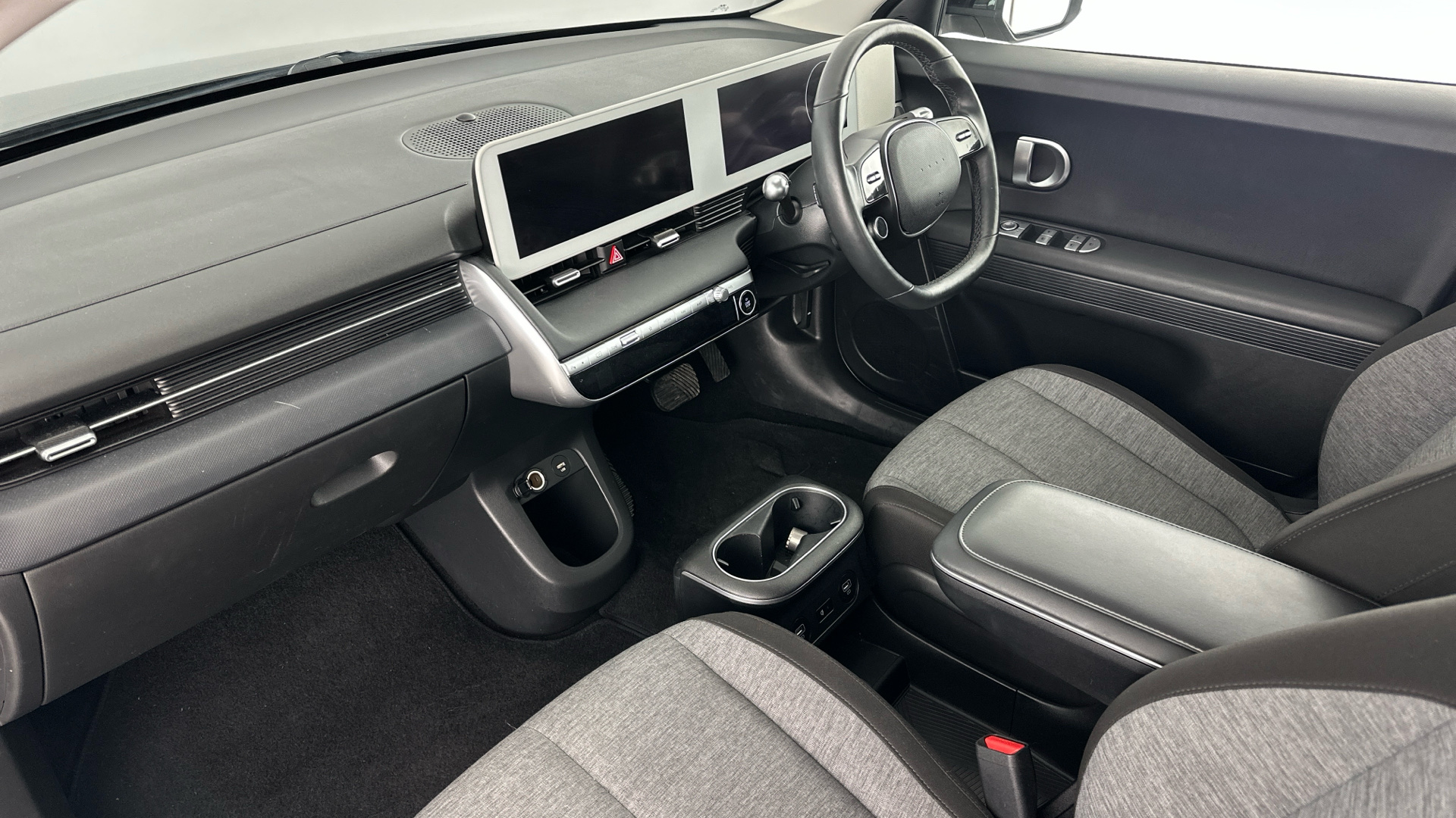 4020932 160kW Premium 73 kWh 5dr Auto