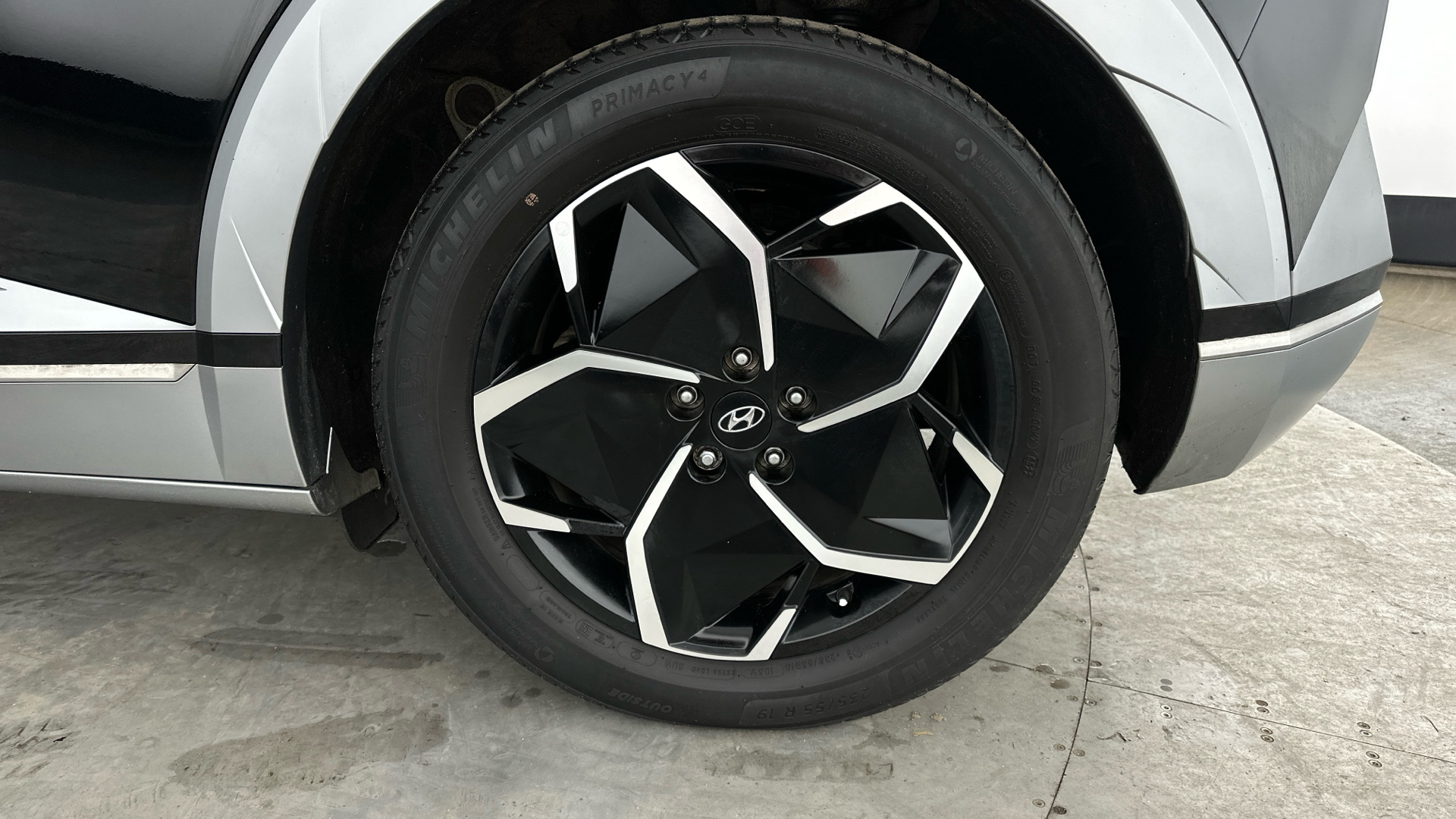 4020932 160kW Premium 73 kWh 5dr Auto