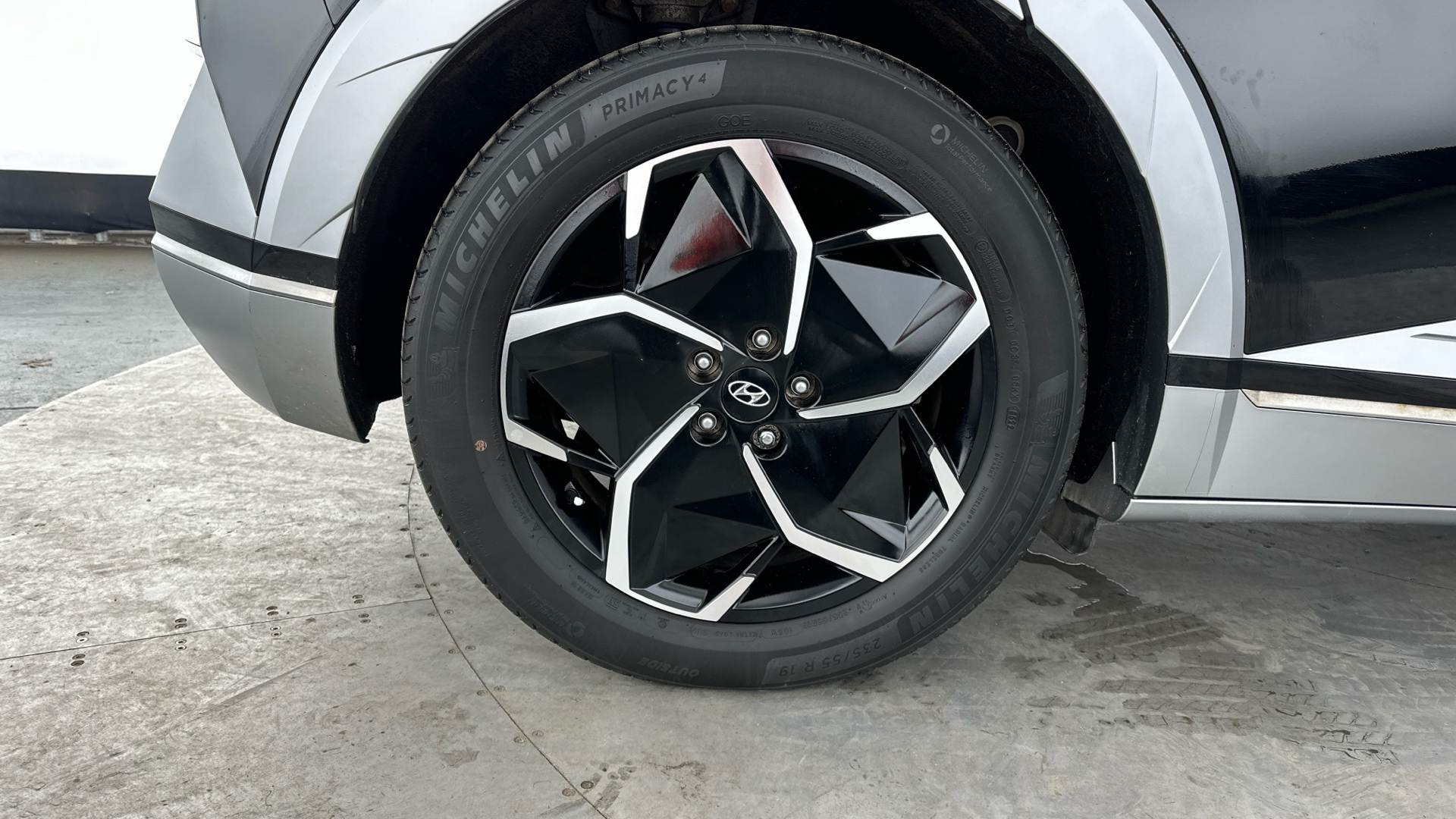 4020932 160kW Premium 73 kWh 5dr Auto