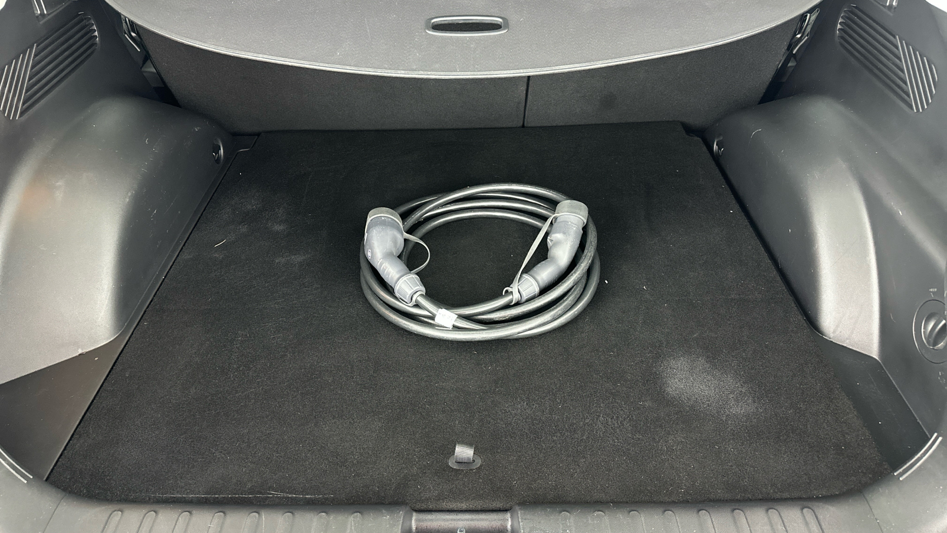 4020932 160kW Premium 73 kWh 5dr Auto