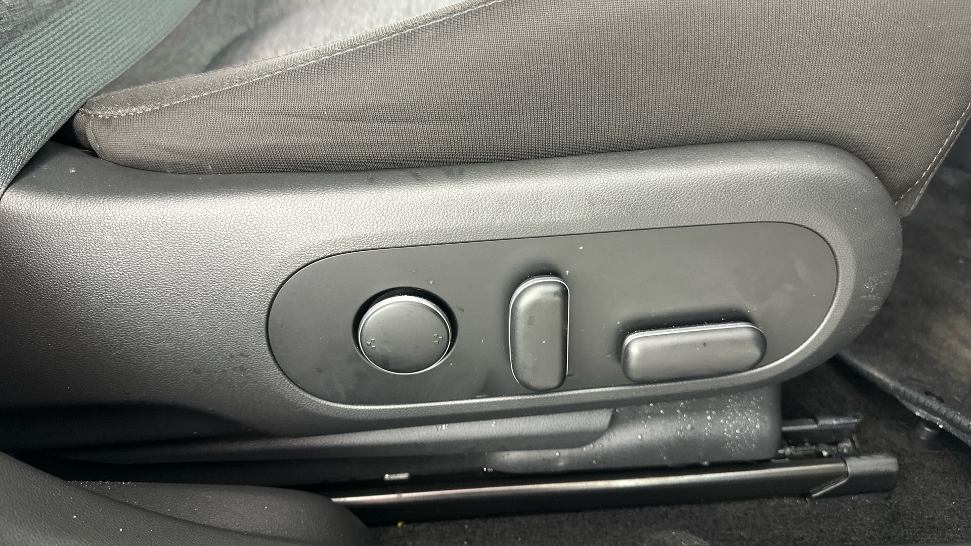 4020932 160kW Premium 73 kWh 5dr Auto