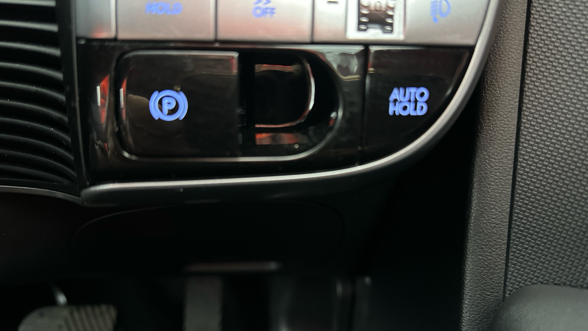 4020932 160kW Premium 73 kWh 5dr Auto