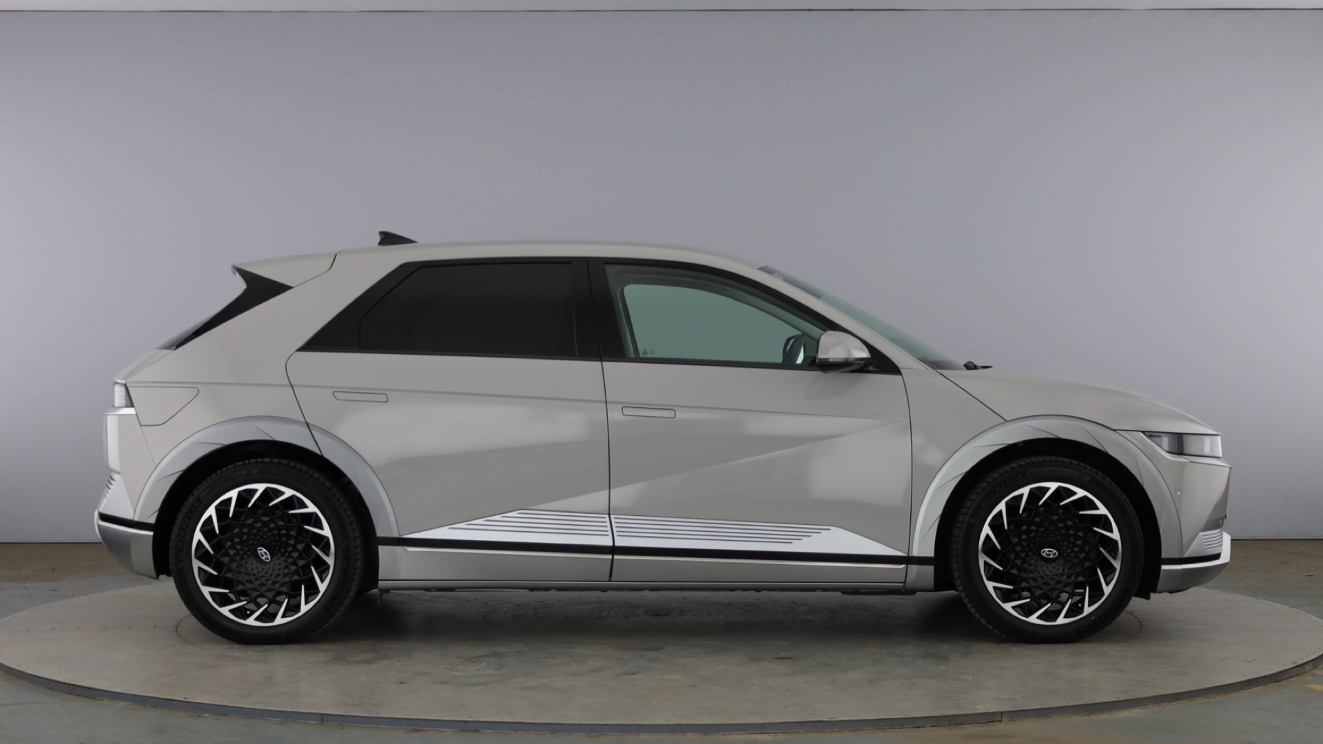 4027569 160kW Ultimate 73 kWh 5dr Auto