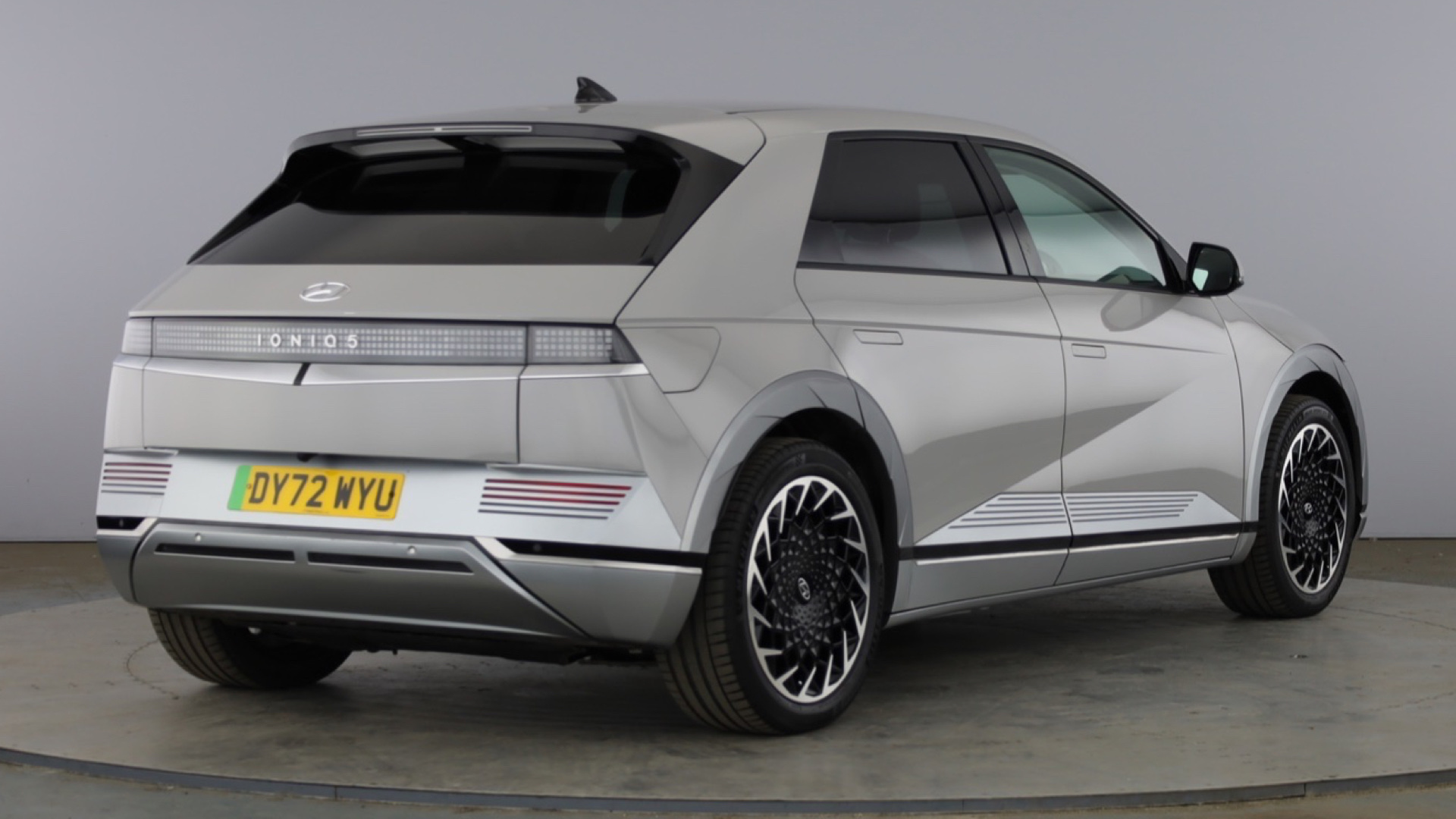 4027569 160kW Ultimate 73 kWh 5dr Auto