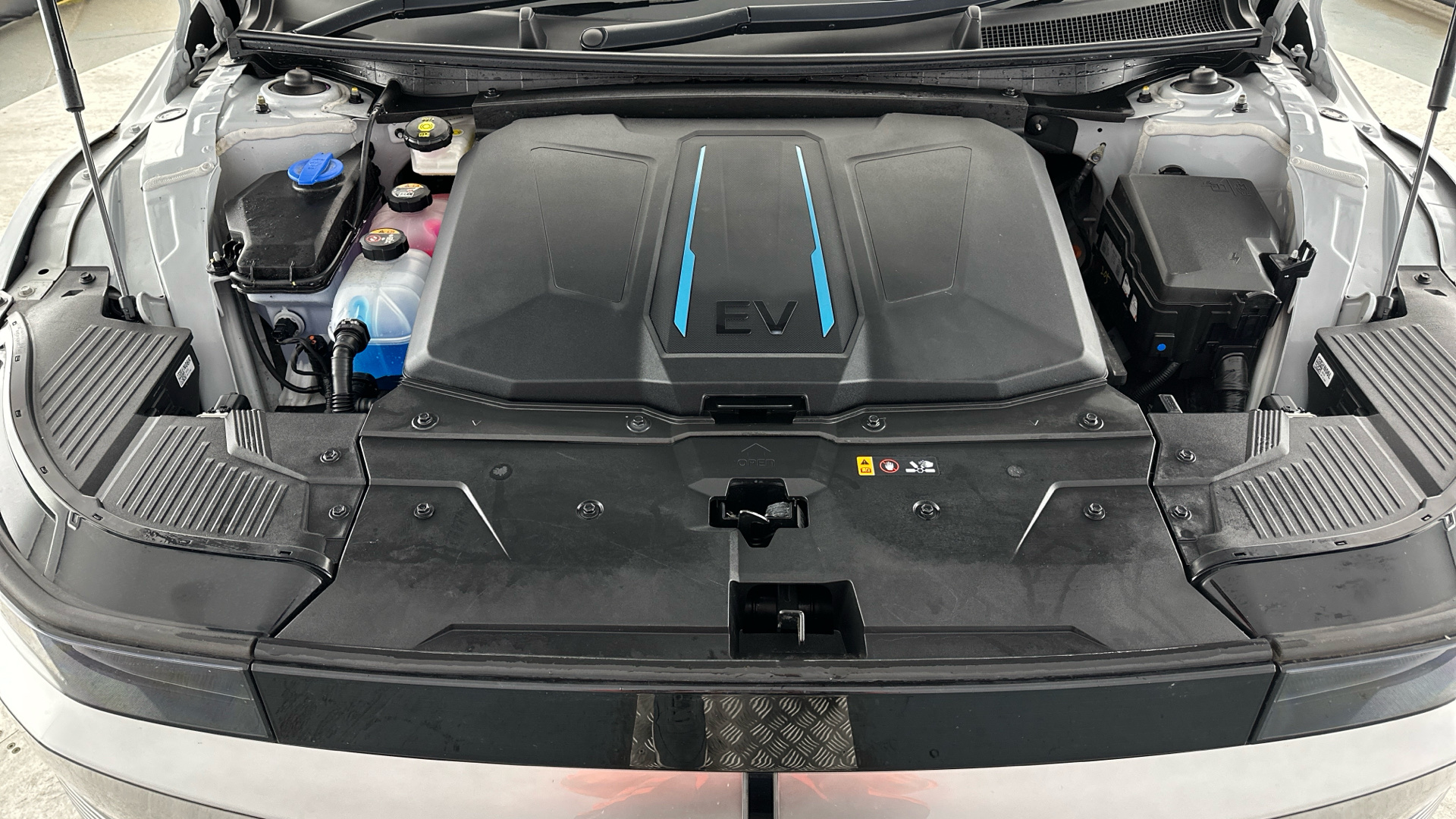 4027569 160kW Ultimate 73 kWh 5dr Auto