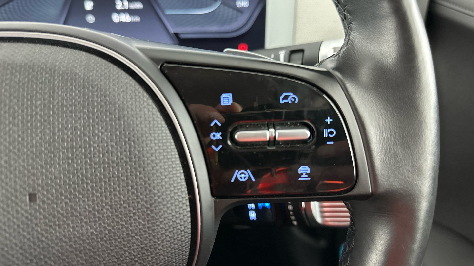 4027569 160kW Ultimate 73 kWh 5dr Auto