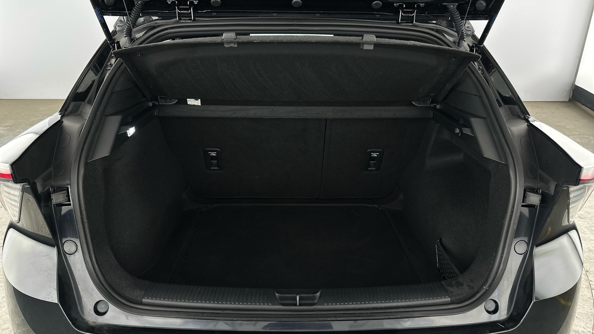 4020804 150kW SE EV Long Range 64kWh 5dr Auto