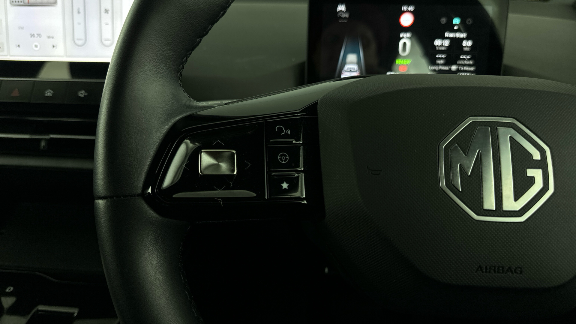 4020804 150kW SE EV Long Range 64kWh 5dr Auto