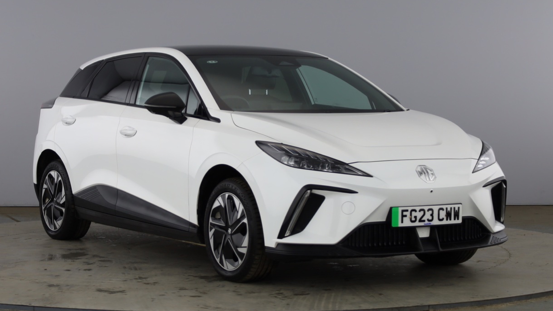 4020846 150kW Trophy EV Long Range 64kWh 5dr Auto