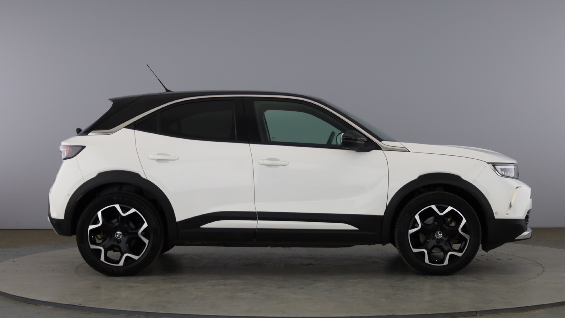 4020784 100kW Ultimate 50kWh 5dr Auto