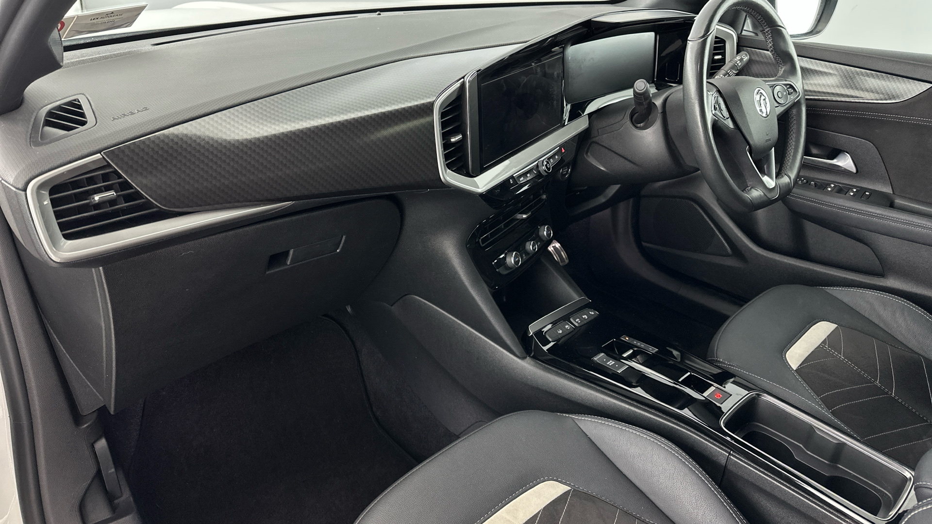 4020784 100kW Ultimate 50kWh 5dr Auto