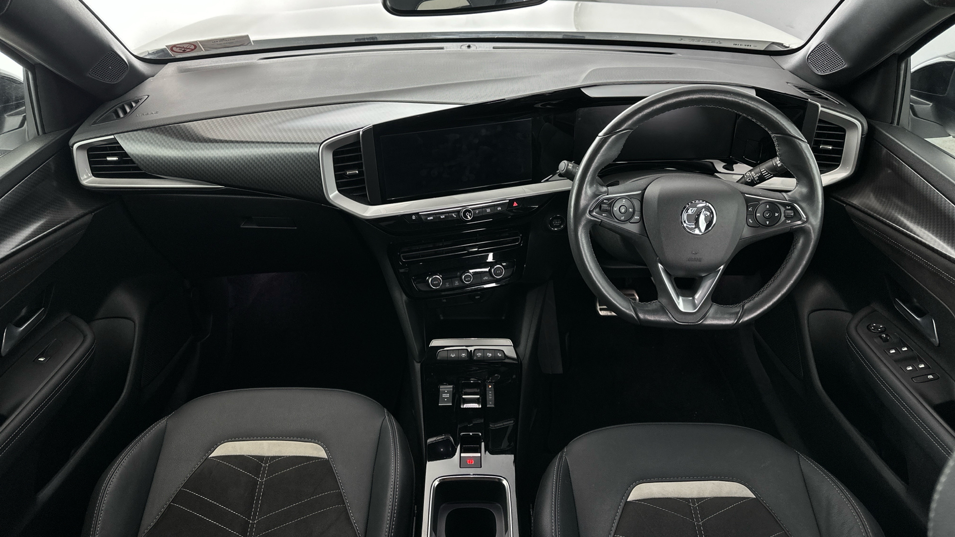 4020784 100kW Ultimate 50kWh 5dr Auto