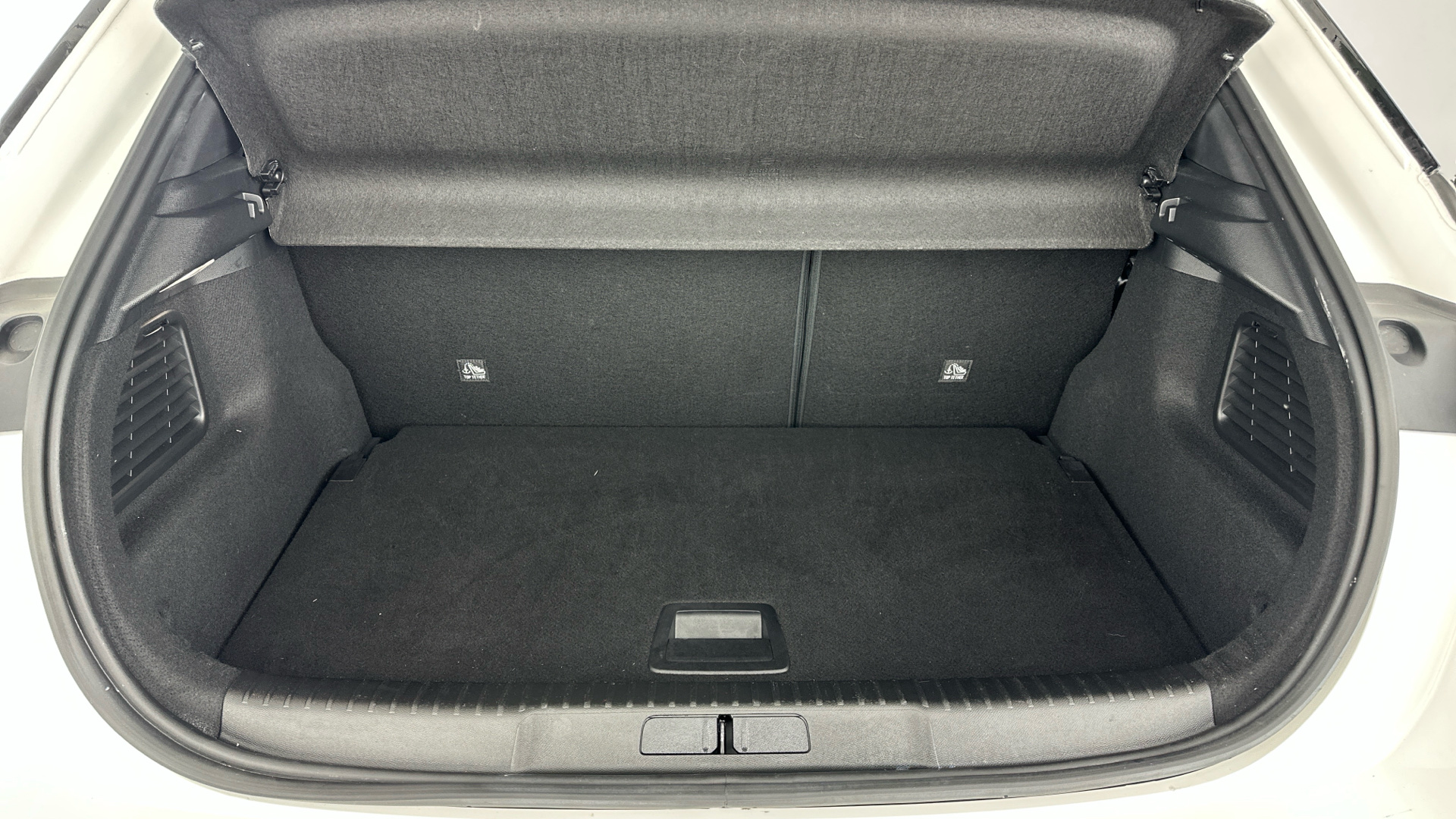 4020784 100kW Ultimate 50kWh 5dr Auto