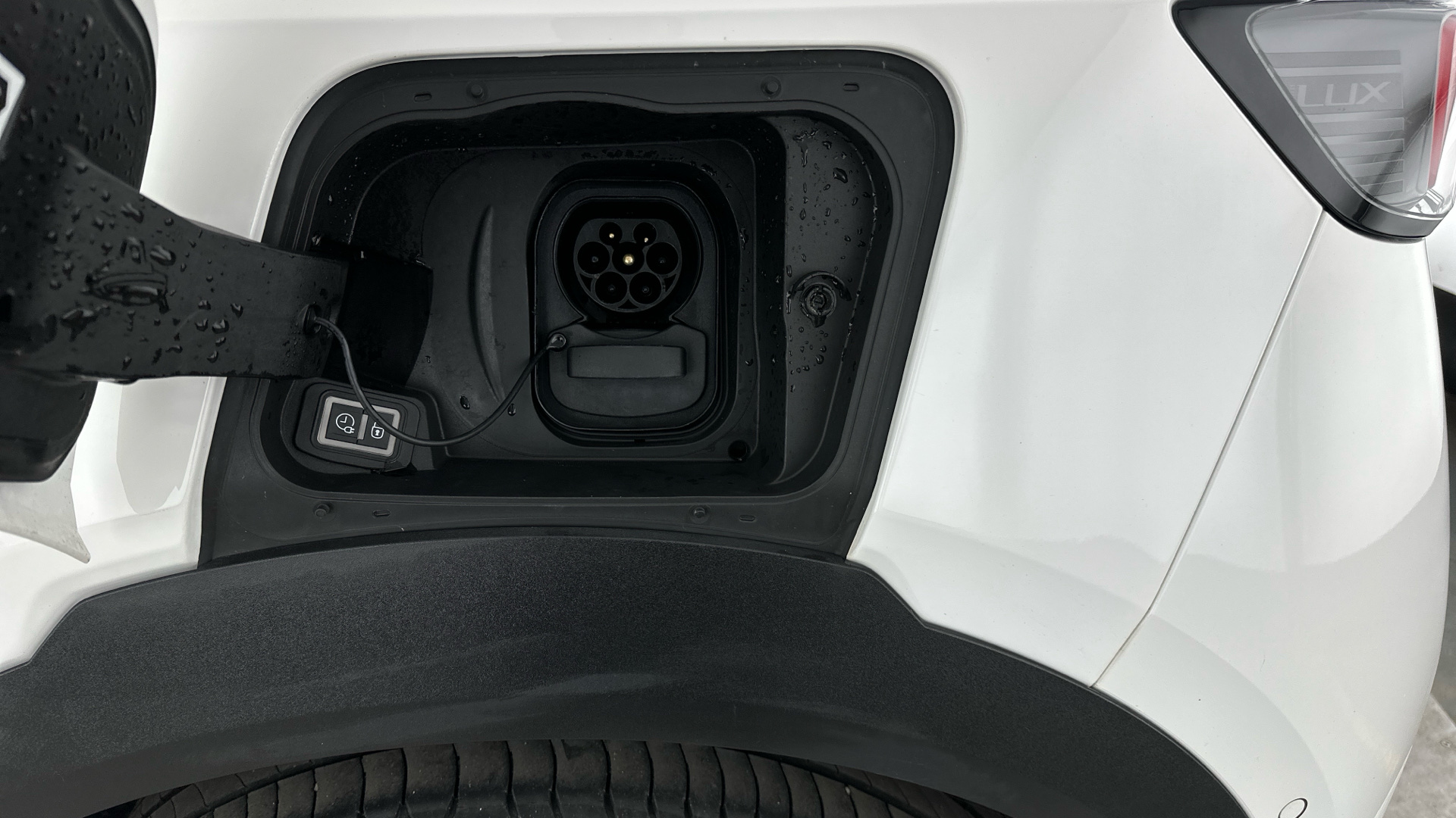 4020784 100kW Ultimate 50kWh 5dr Auto