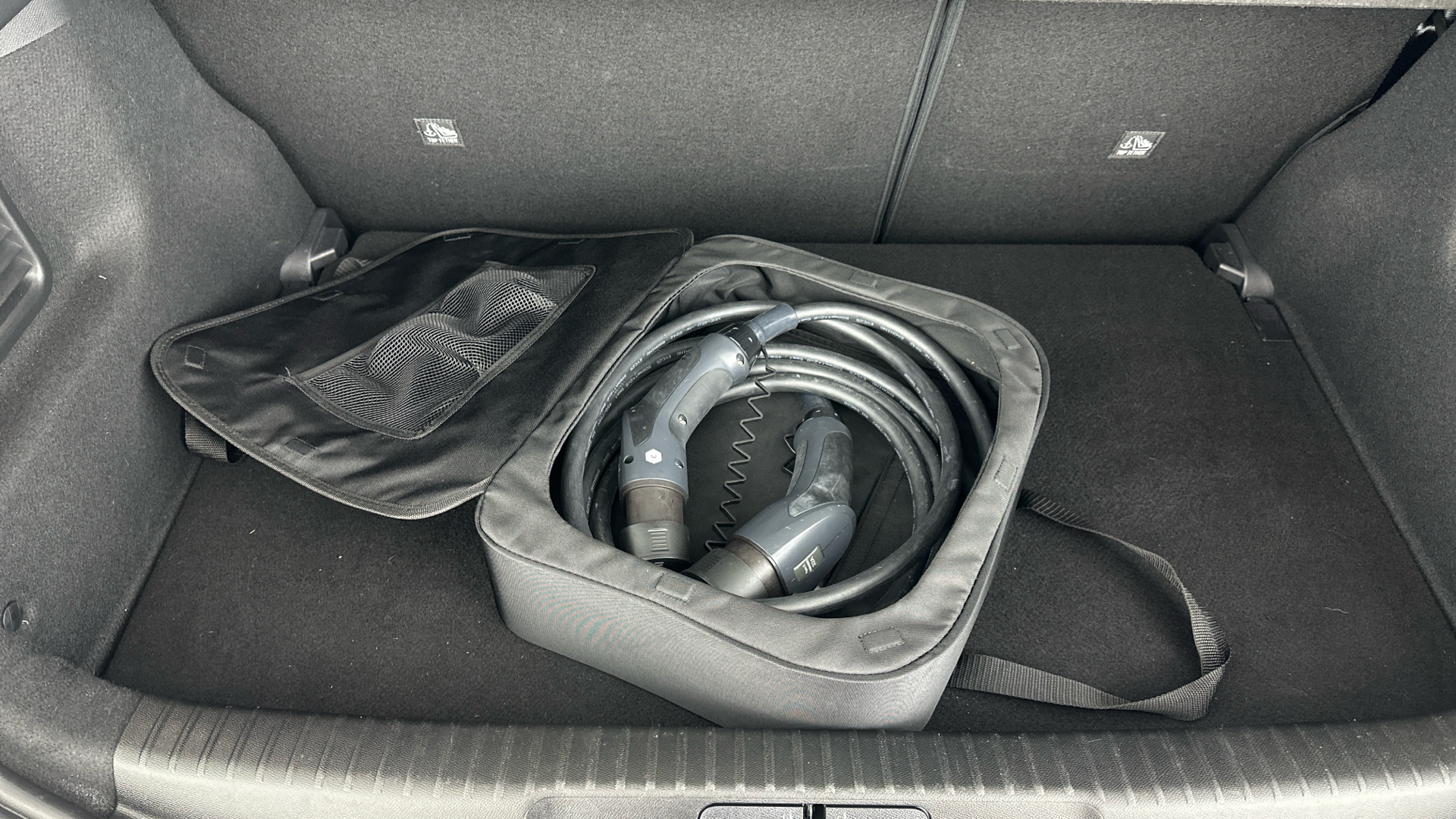 4020784 100kW Ultimate 50kWh 5dr Auto