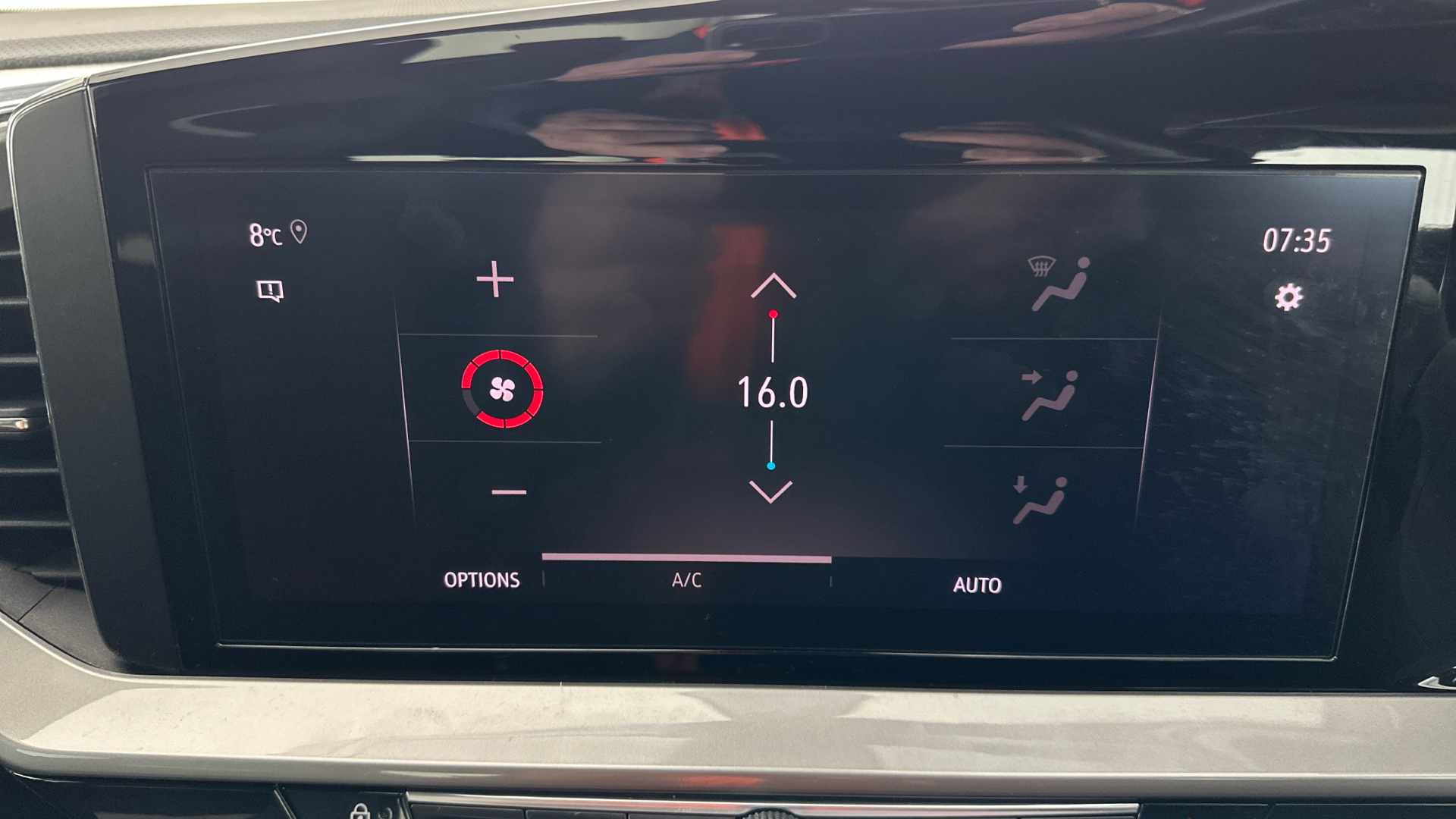 4020784 100kW Ultimate 50kWh 5dr Auto