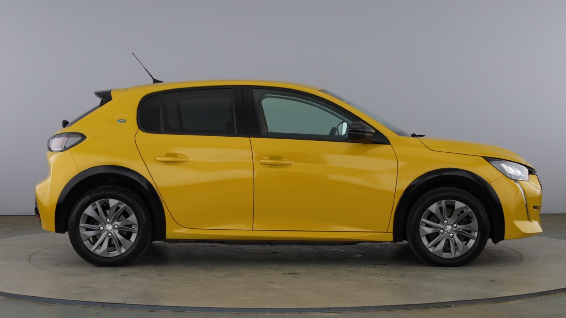 4020829 100kW Allure Premium 50kWh 5dr Auto