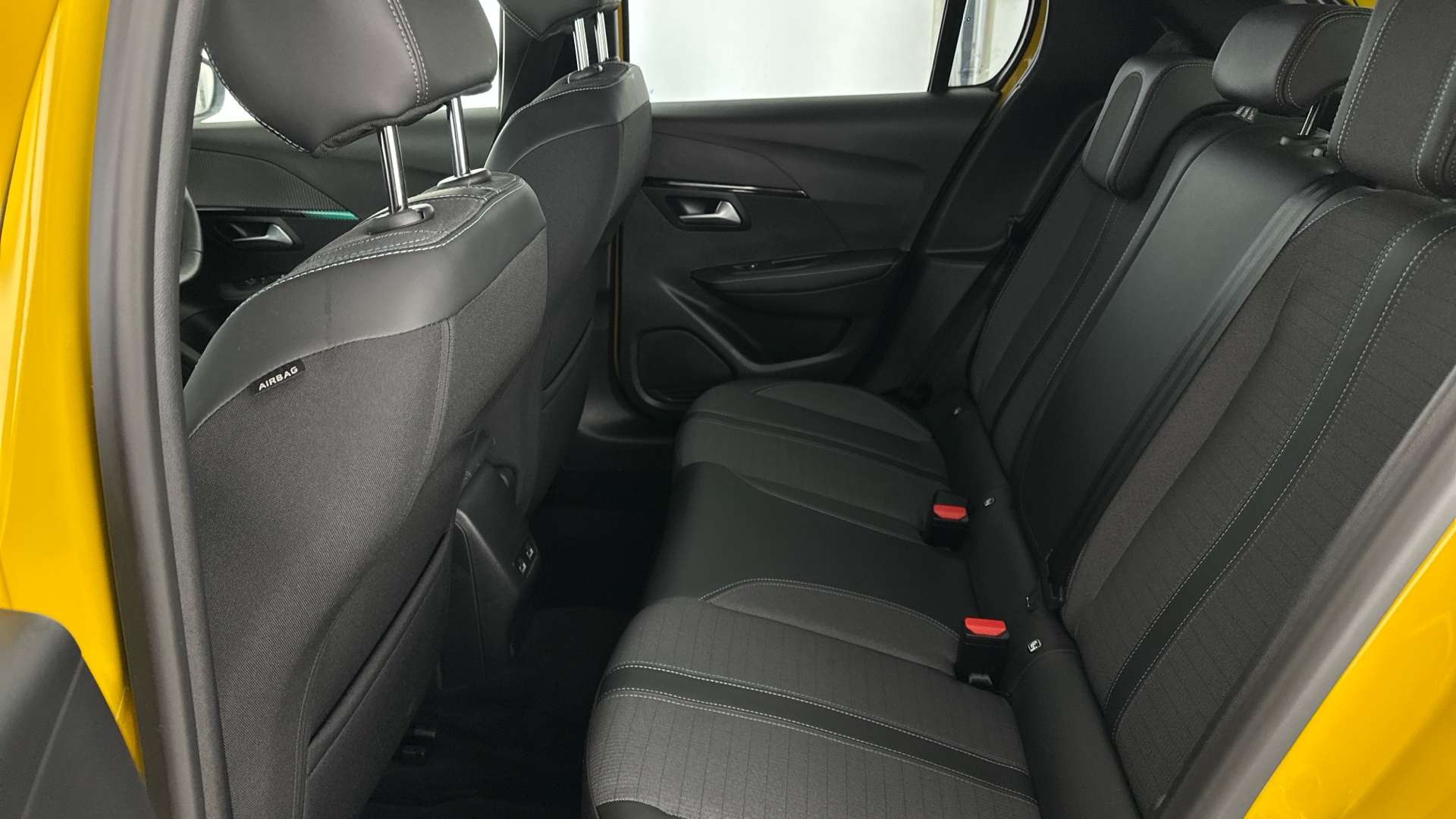 4020829 100kW Allure Premium 50kWh 5dr Auto