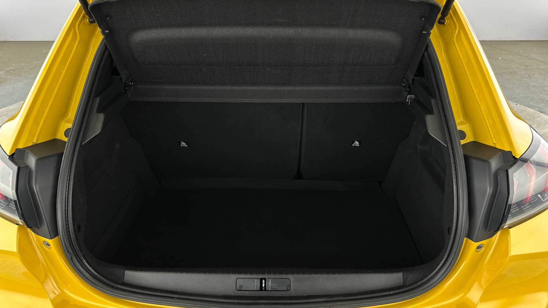 4020829 100kW Allure Premium 50kWh 5dr Auto